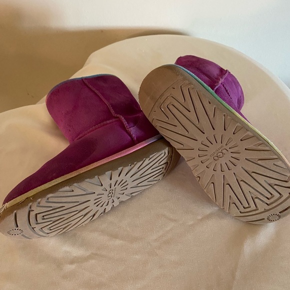 UGG Kids Classic II Sequin Rainbow Winter 1006063K Girls Size 4 Purple Ankle - Picture 8 of 9